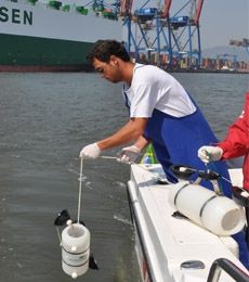 Garrafas de Van Dorn são usadas na coleta
